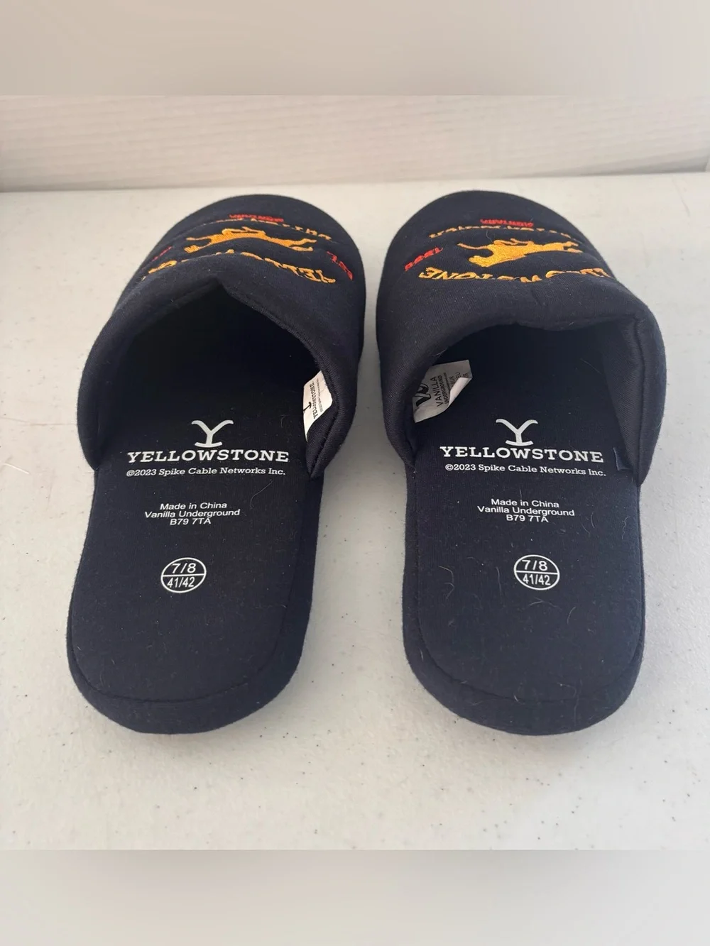 Yellowstone Dutton Ranch Mule Slippers Mens Size US 8/9 Black